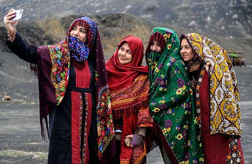 لباس محلی زنان گلستان
