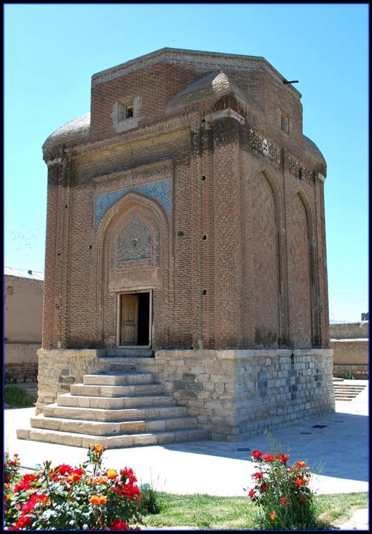 گنبد سرخ مراغه
