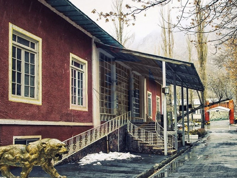 هتل پارسیان آزادی گچسر