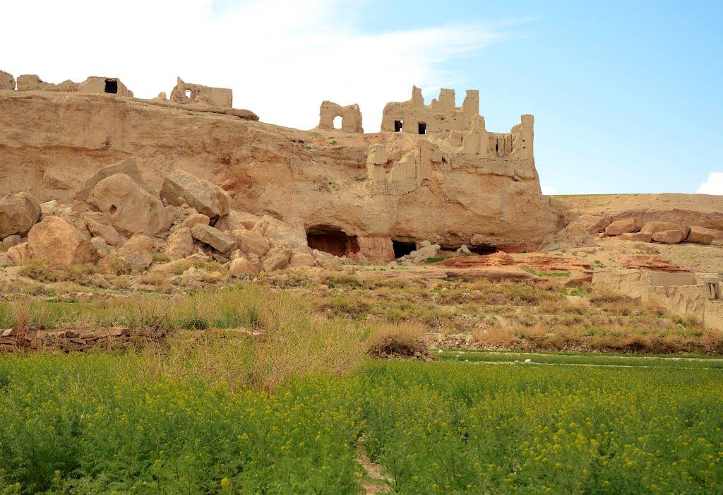 قلعه ایزد خواست
