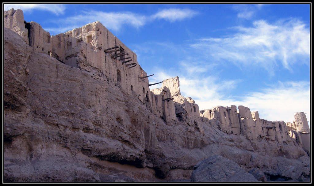 قلعه ایزد خواست