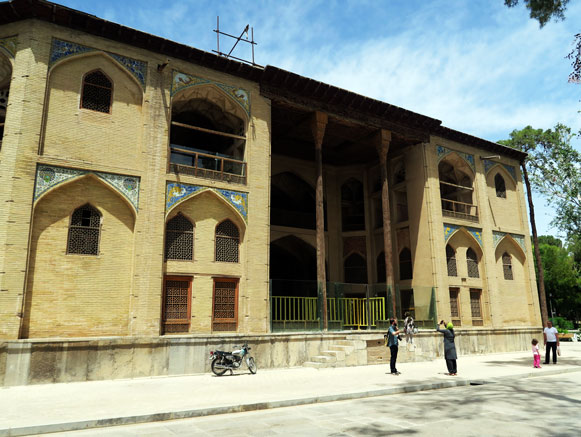 کاخ هشت بهشت