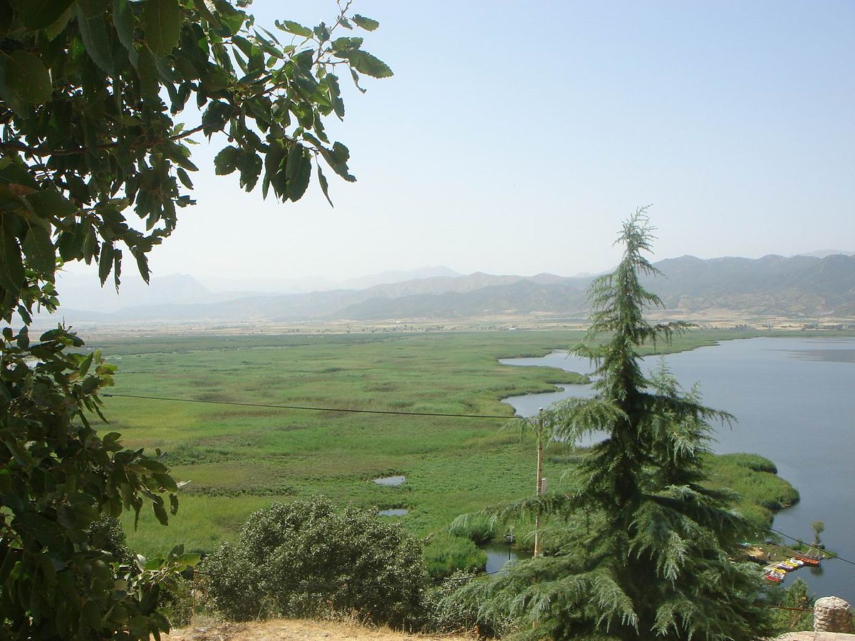 تالاب زریوار (زریبار)
