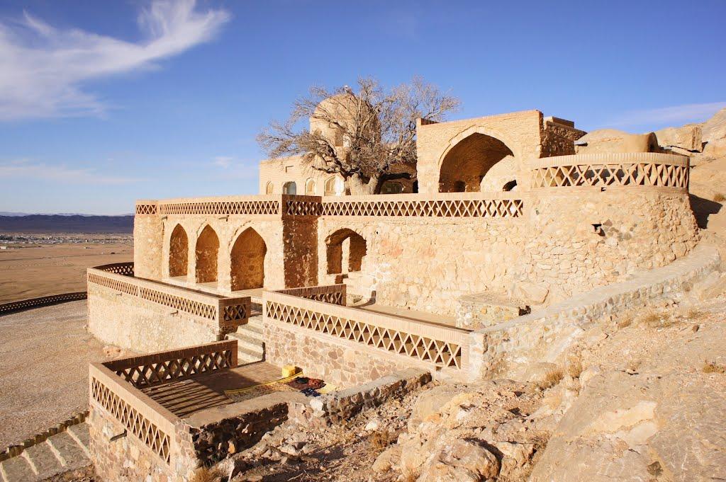 آرامگاه بوذرجمهر قاینی