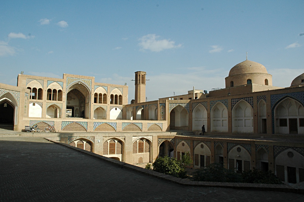 مسجد آقا بزرگ کاشان