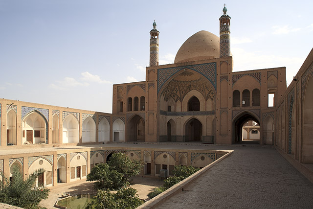 مسجد آقا بزرگ کاشان