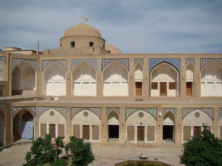 مسجد آقا بزرگ کاشان