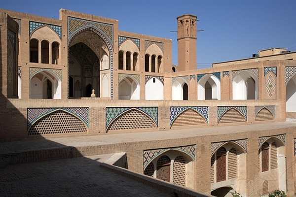 مسجد آقا بزرگ کاشان