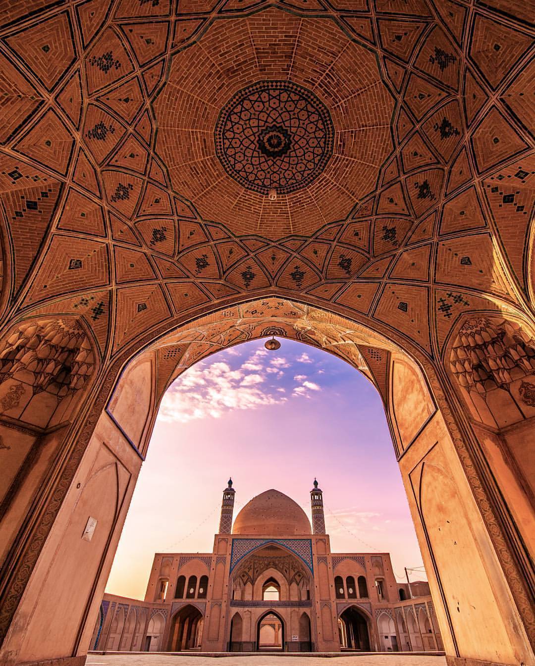 مسجد آقا بزرگ کاشان