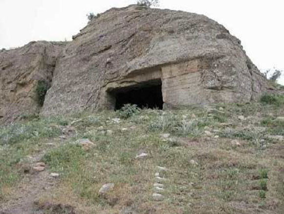 گویجه قلعه صخره ای مراغه