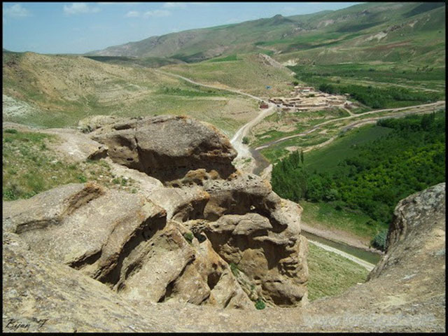 گویجه قلعه صخره ای مراغه