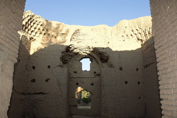 گنبد زنگوله بنایی زیبا و تاریخی در دامغان