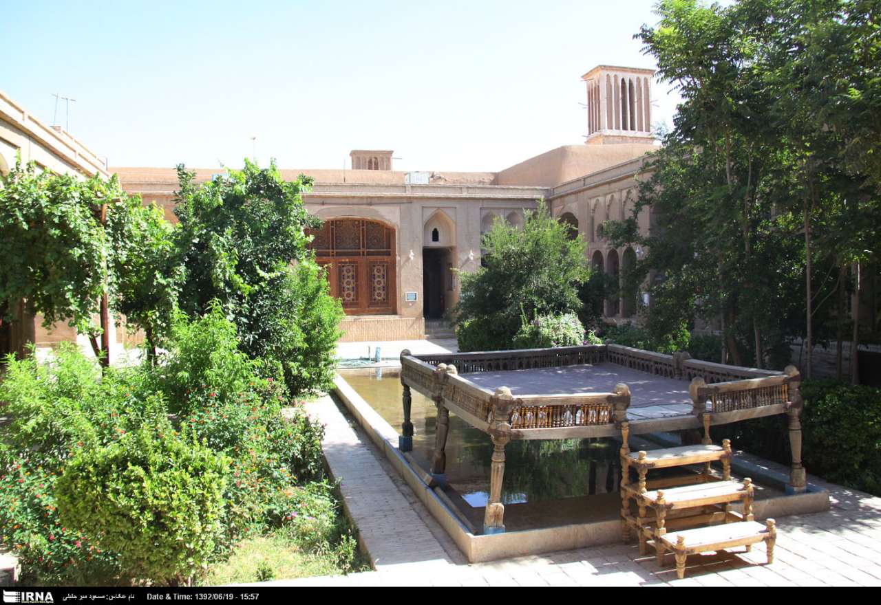 خانه لاری ها