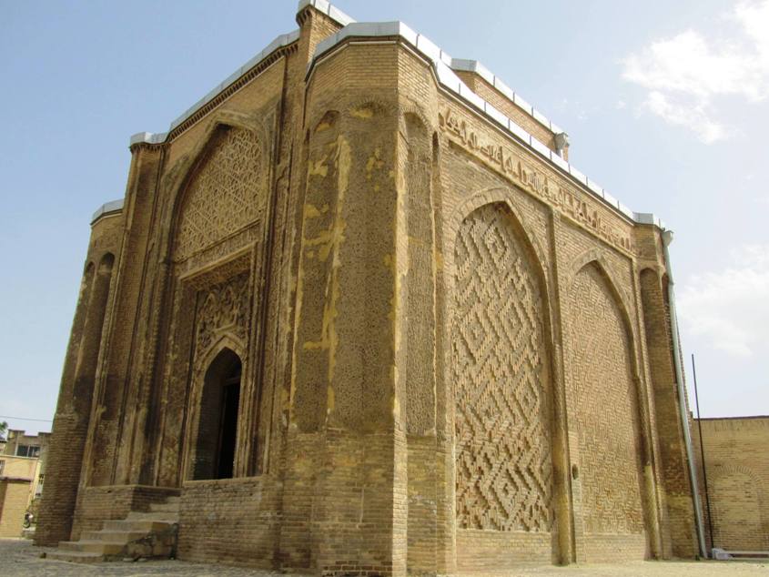 گنبد علویان همدان