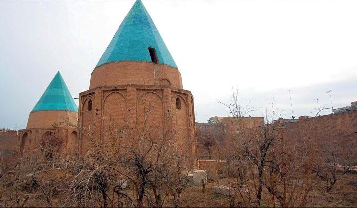 گنبدهای دروازه کاشان شهر قم