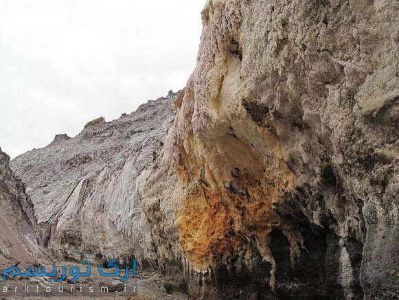 غار نمکی خرسین سیاهو