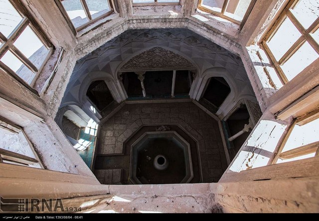 عمارت شترگلو ماهان