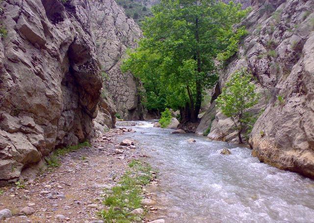 قره‌سو آبشاری ییلاقی در خراسان‌رضوی 