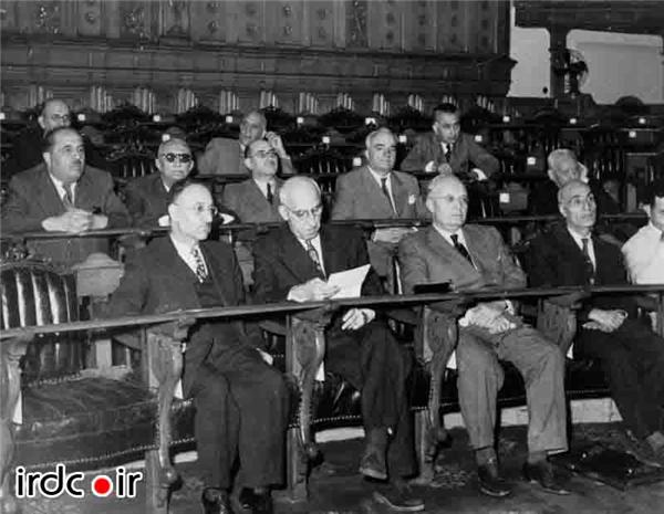 درباره دکتر محمد مصدق