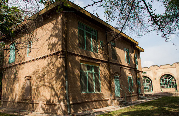درباره دکتر محمد مصدق