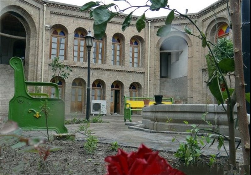 خانه تاریخی آخوند ابو خرم آباد