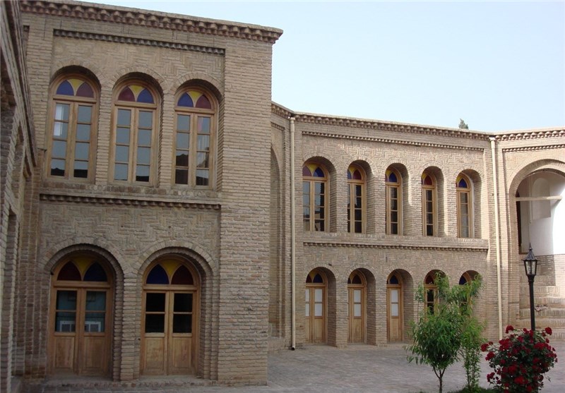 خانه تاریخی آخوند ابو خرم آباد