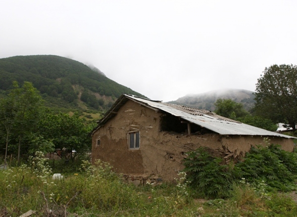 روستای داماش سوسن چلچراغ