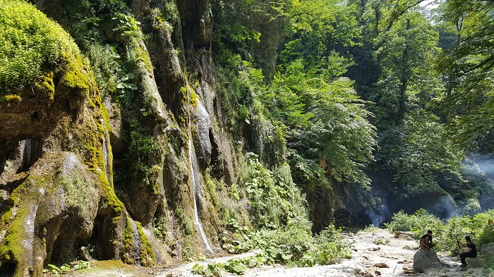 آبشار باران کوه