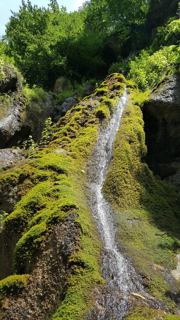 آبشار باران کوه