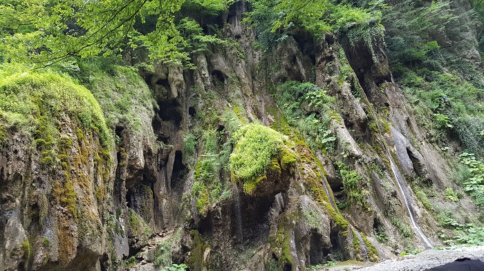 آبشار باران کوه