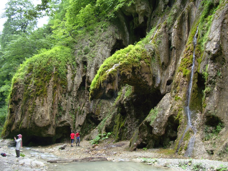 آبشار باران کوه