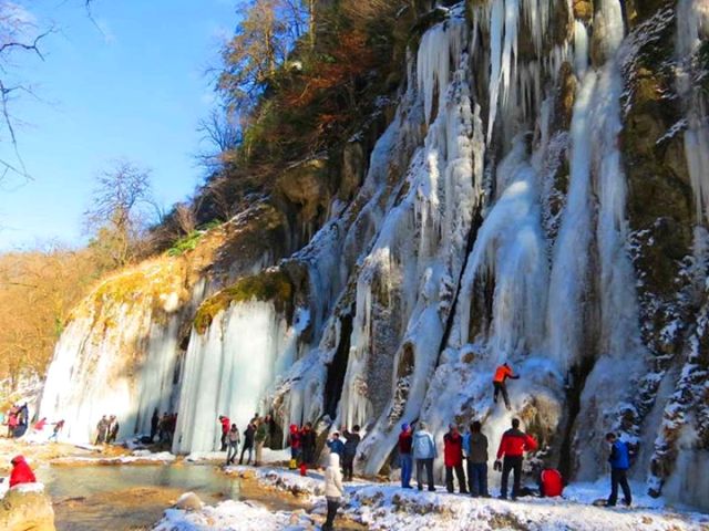 آبشار باران کوه