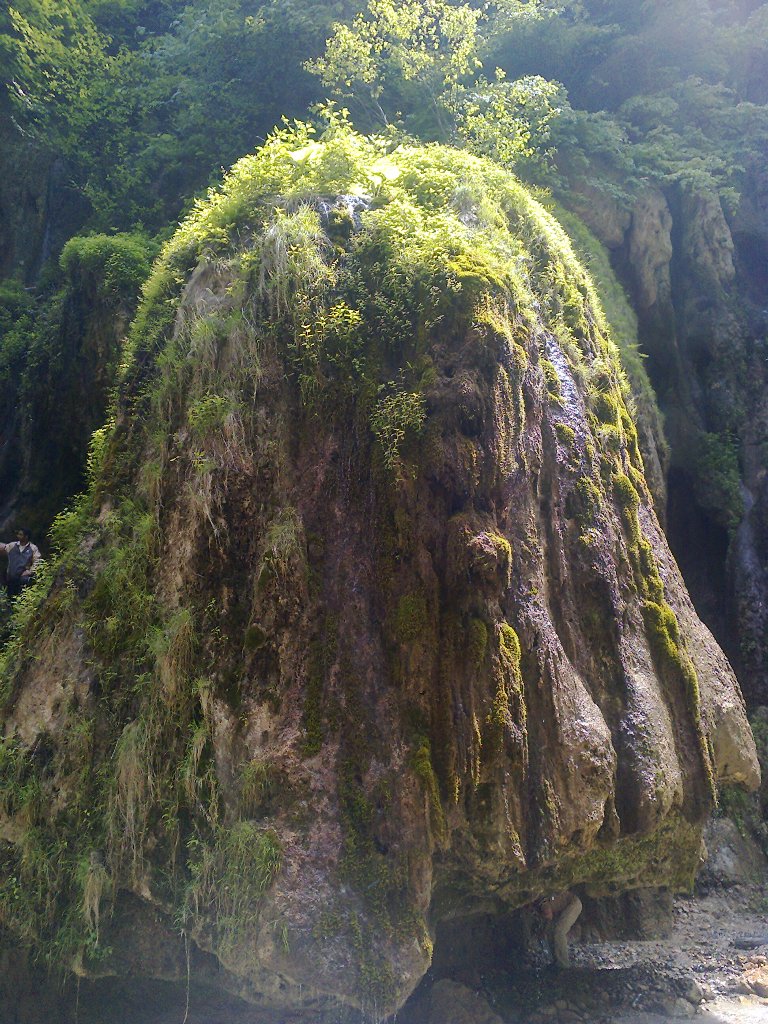 آبشار باران کوه مقصدی مناسب برای گردشگری 