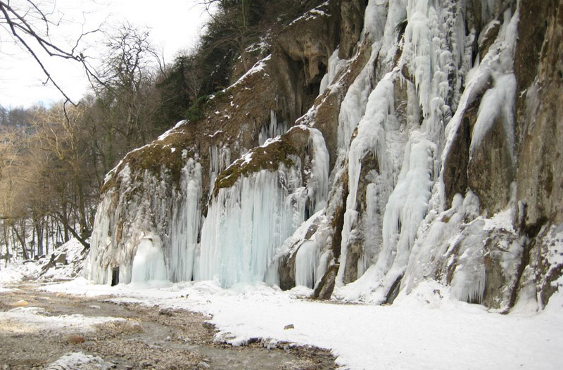 آبشار باران کوه