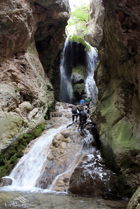 آبشار آق‌سو مقصدی مناسب برای گردشگری 