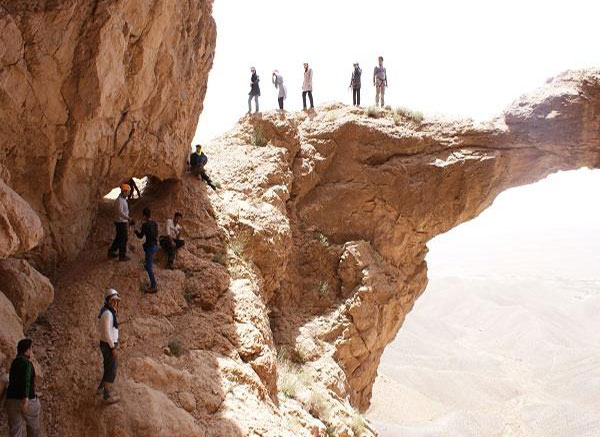 پل سنگی خضری دشت بیاض و غار فارسیان