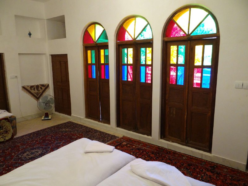 هتل سنتی نخجیر نراق
