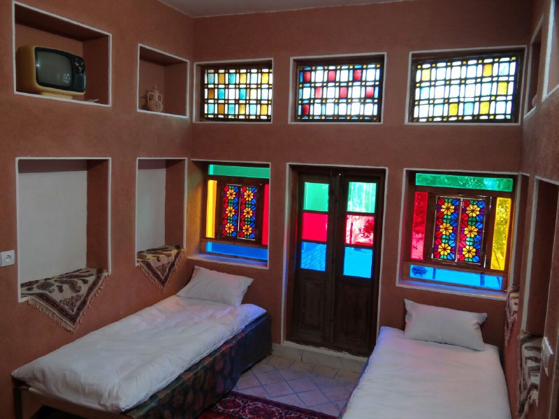 هتل سنتی نخجیر نراق