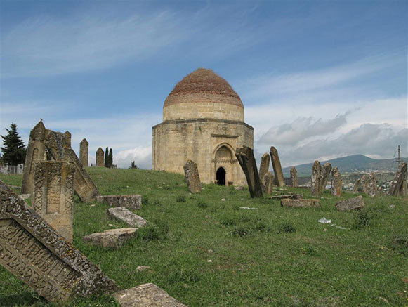 یئددی‌ گنبذ شماخی