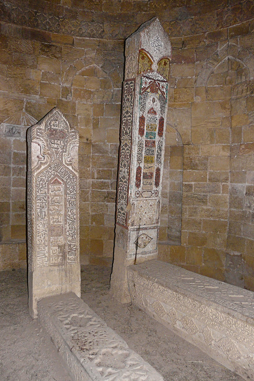 یئددی‌ گنبذ شماخی