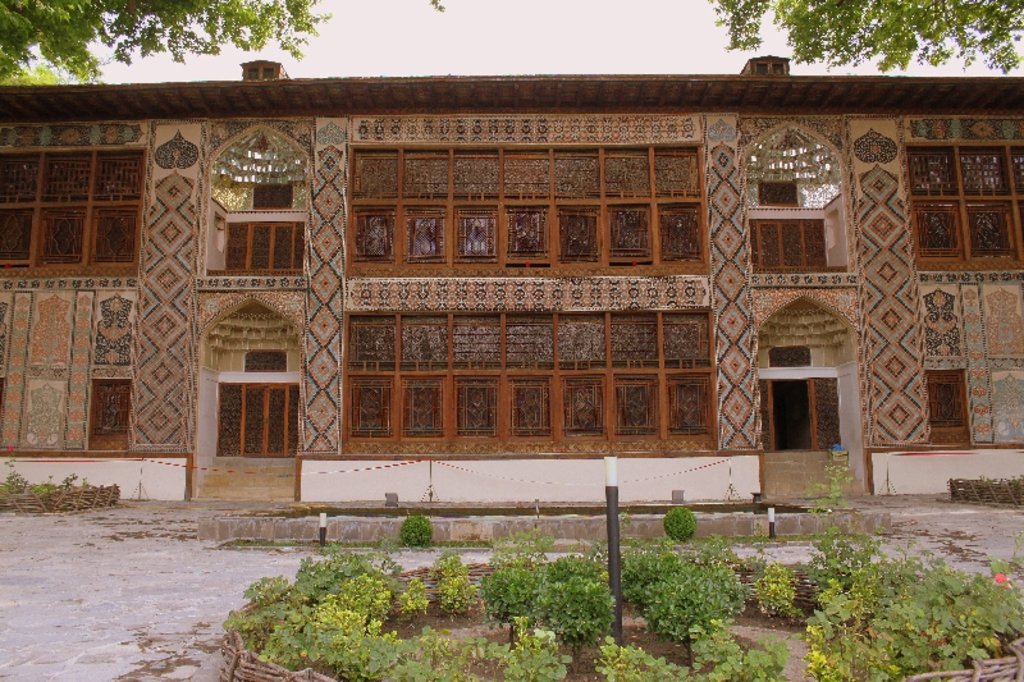 کاخ خان های شکی