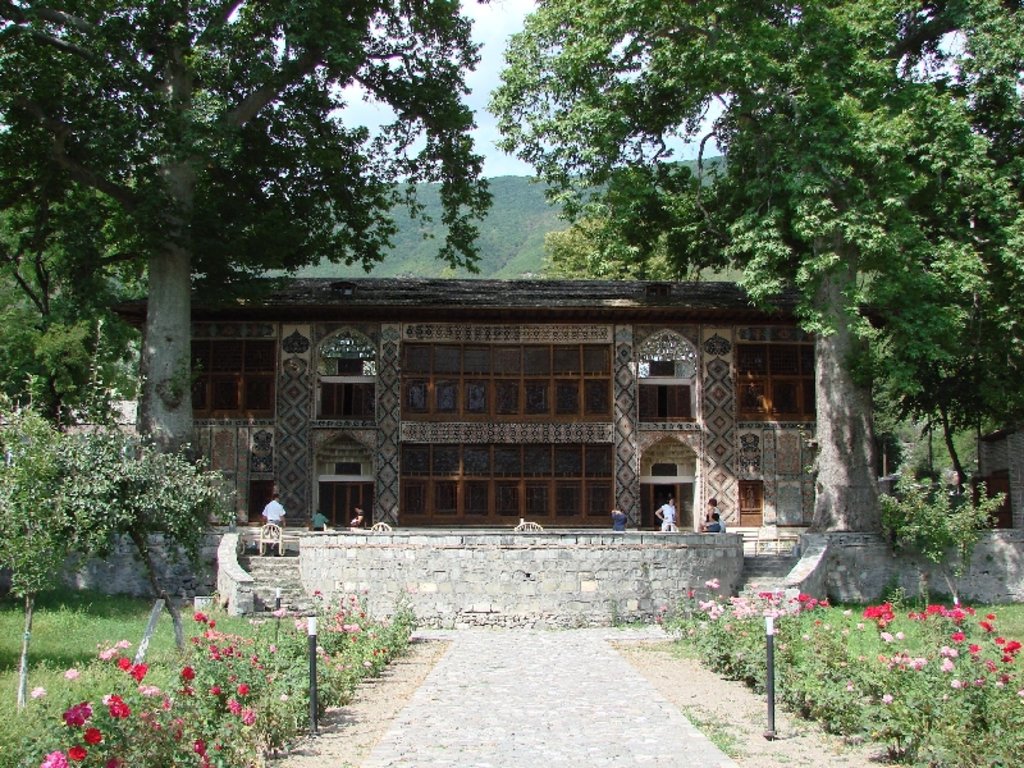کاخ خان های شکی