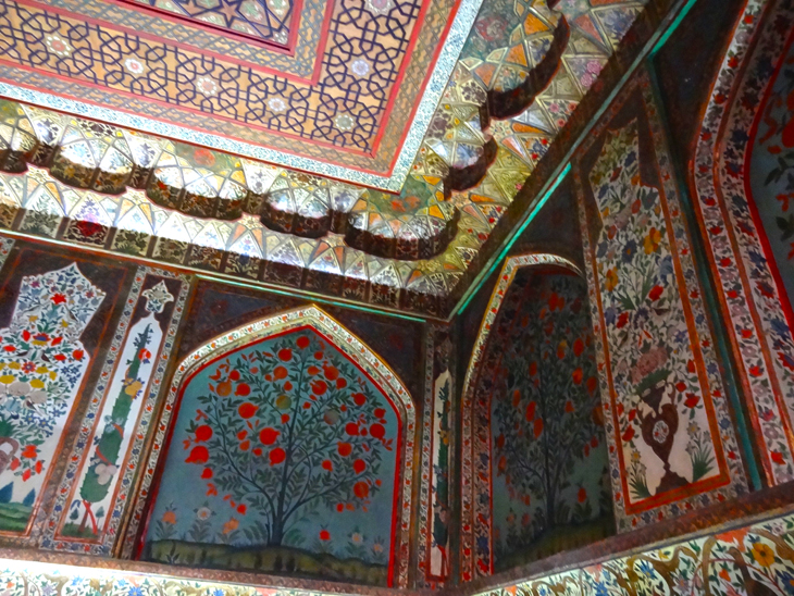 کاخ خان های شکی