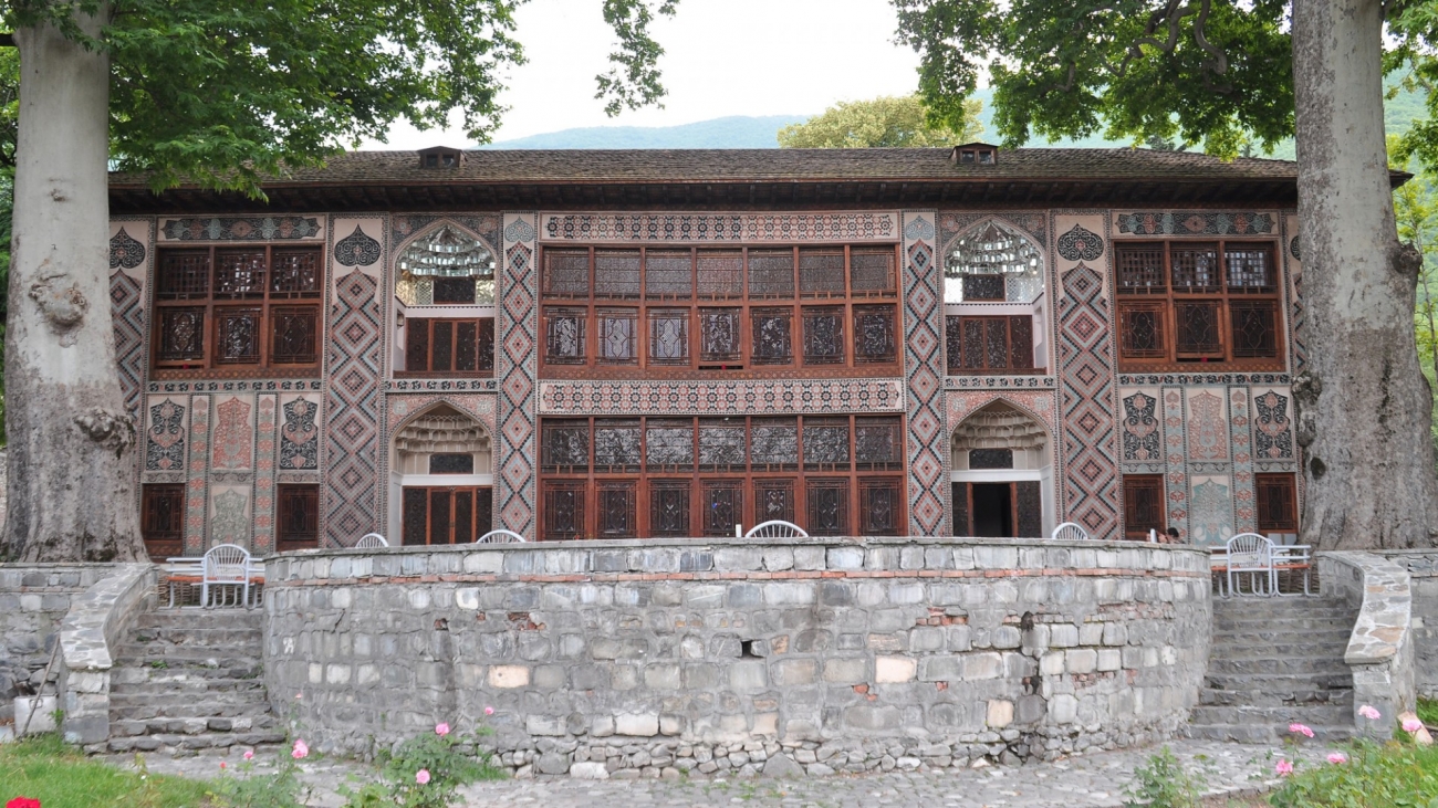 کاخ خان های شکی
