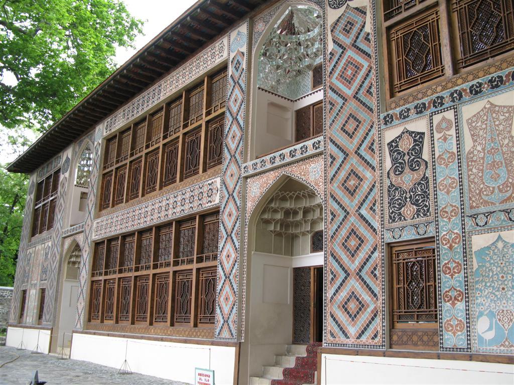 کاخ خان های شکی