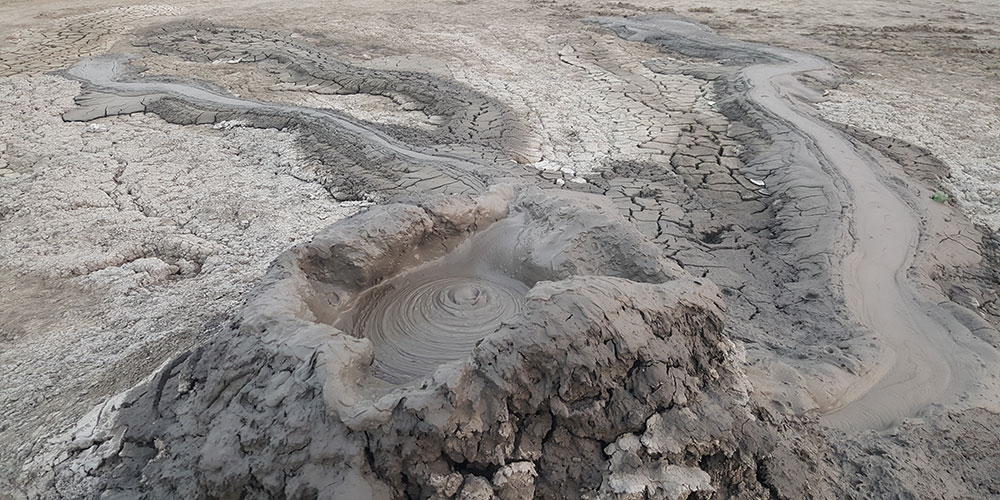 کوه گل افشان قبوستان