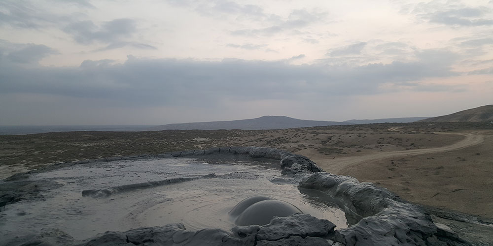 کوه گل افشان قبوستان