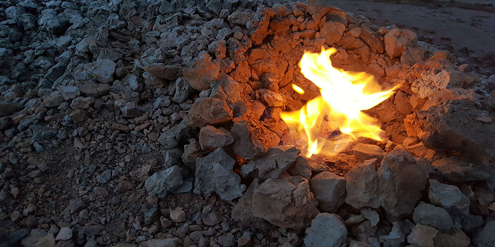 کوه گل افشان قبوستان