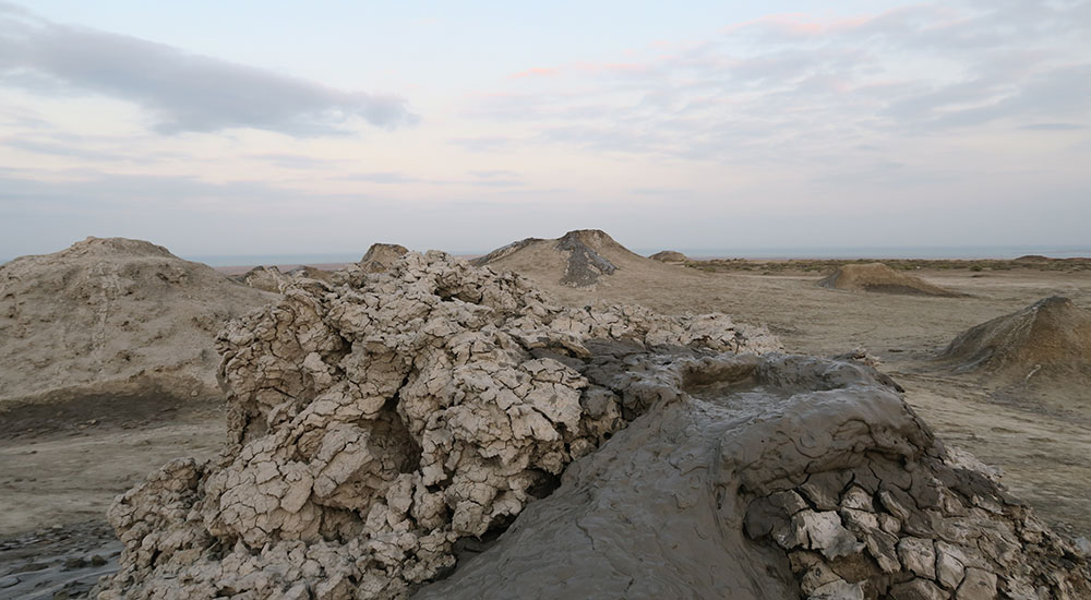 کوه گل افشان قبوستان