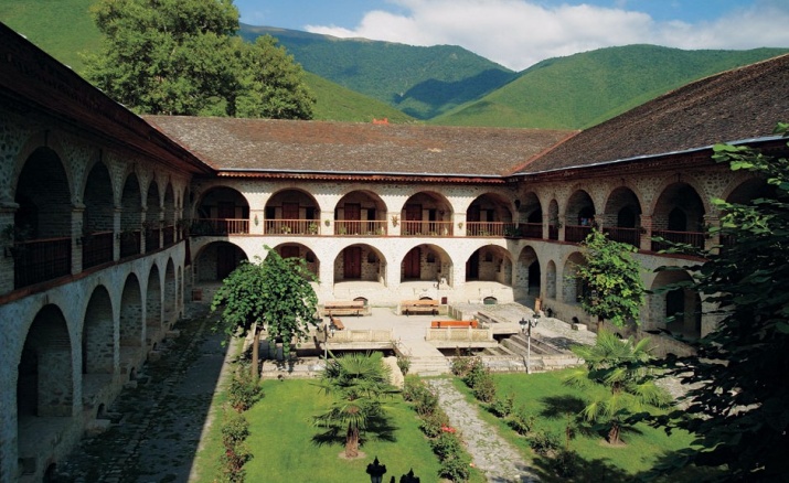 کاروانسرای شکی
